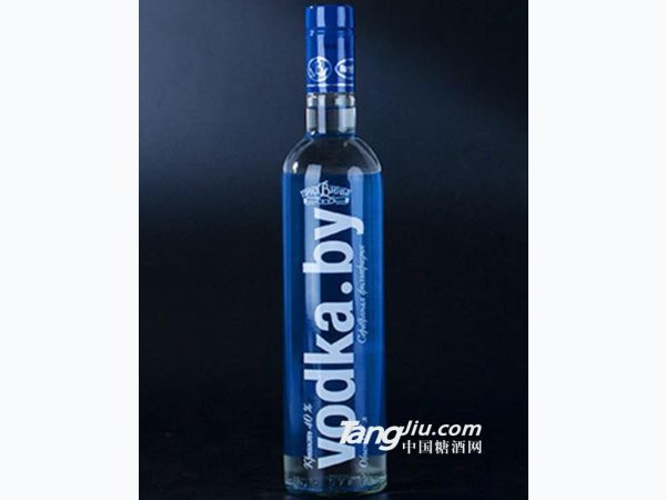 B牌伏特加700ml蓝瓶